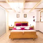 Monti Colosseum Accommodation